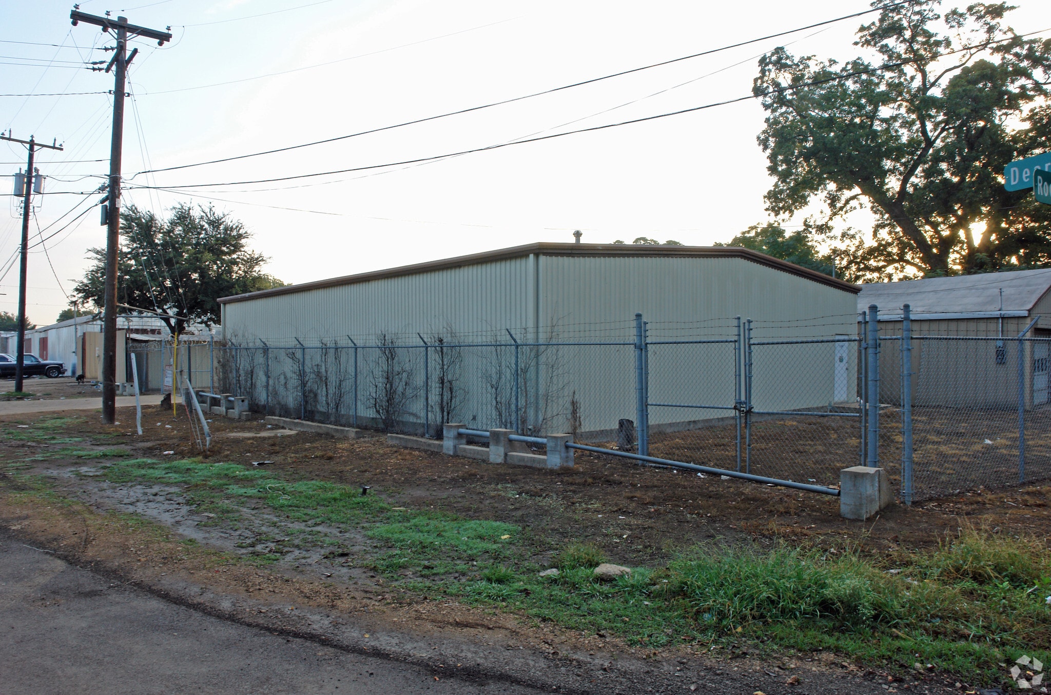 1100-1104 Rock Island St, Dallas, TX for lease Primary Photo- Image 1 of 4