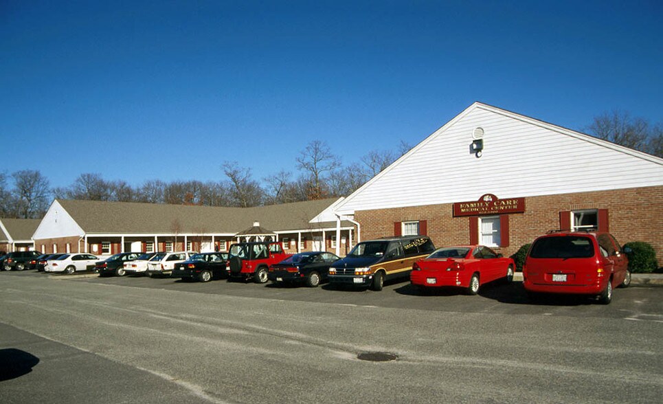 6144 Route 25A, Wading River, NY à louer - Autre - Image 2 de 5