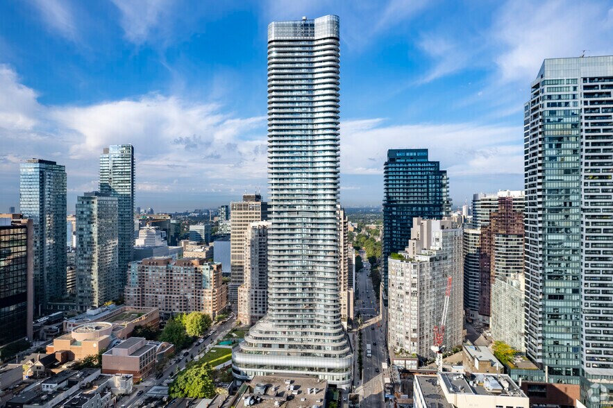 11 Wellesley Av, Toronto, ON à vendre - Photo du bâtiment - Image 1 de 1