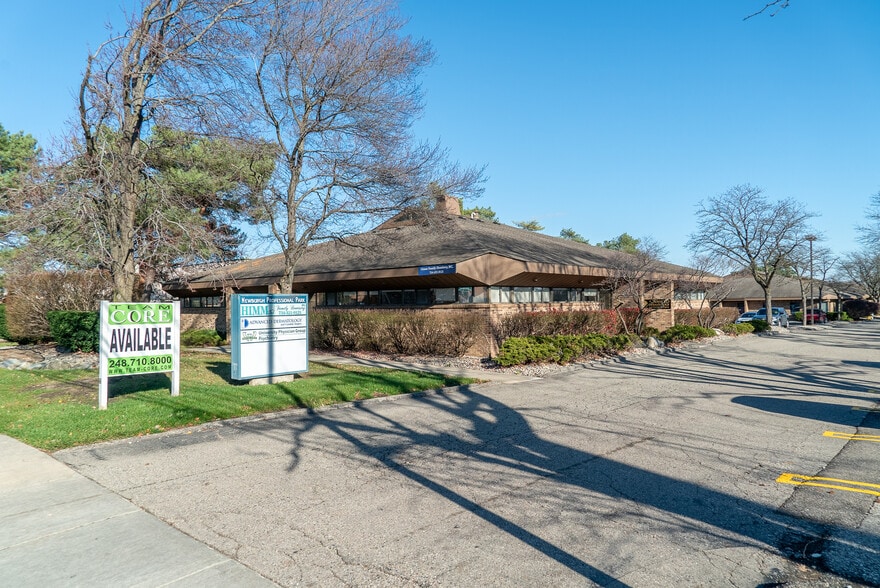 16826-16824 Newburgh Rd, Livonia, MI for sale - Building Photo - Image 1 of 8