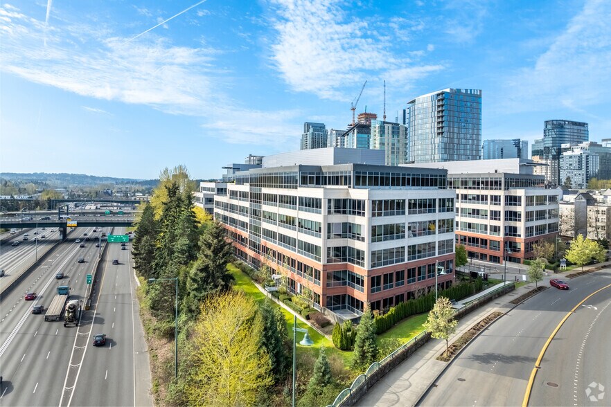 1120 112th Ave NE, Bellevue, WA à louer - Photo du bâtiment - Image 3 de 4