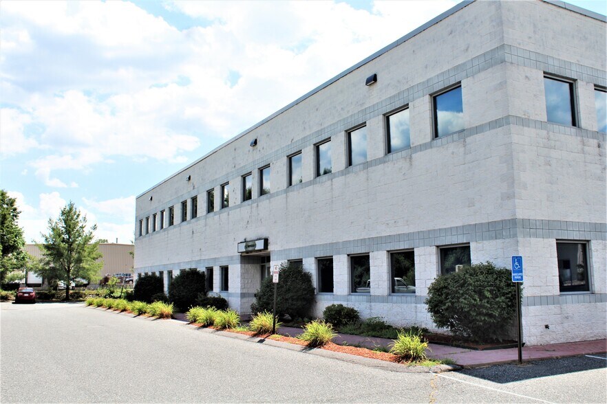 55 Sumner St, Milford, MA for lease - Building Photo - Image 1 of 5