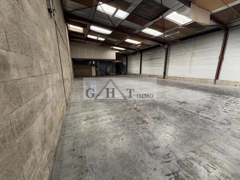 Industrial in Vaux-le-Pénil for lease - Interior Photo - Image 3 of 4