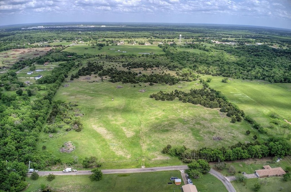 Terrain dans Greenville, TX à vendre Photo principale- Image 1 de 3