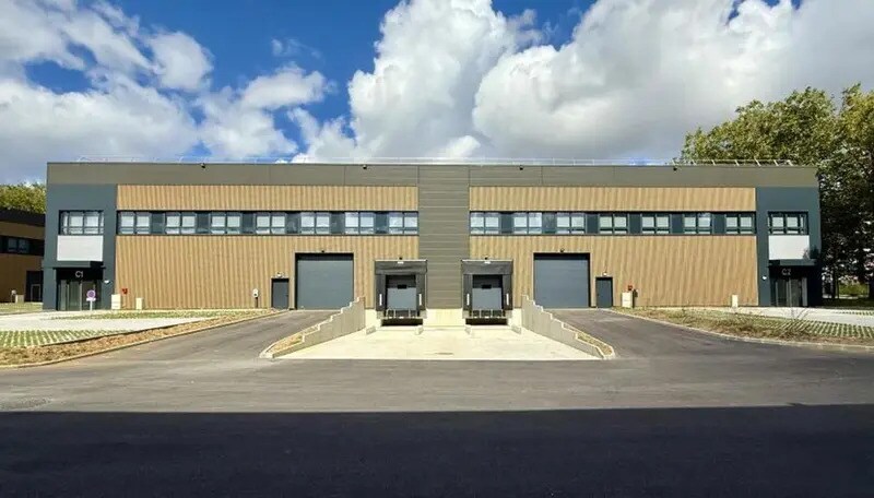 8 Rue Denis Papin, Trappes for lease Building Photo- Image 1 of 9