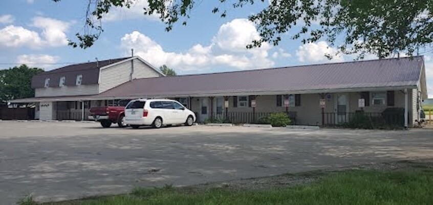 3906 E Main St, Knoxville, IA for sale Primary Photo- Image 1 of 11