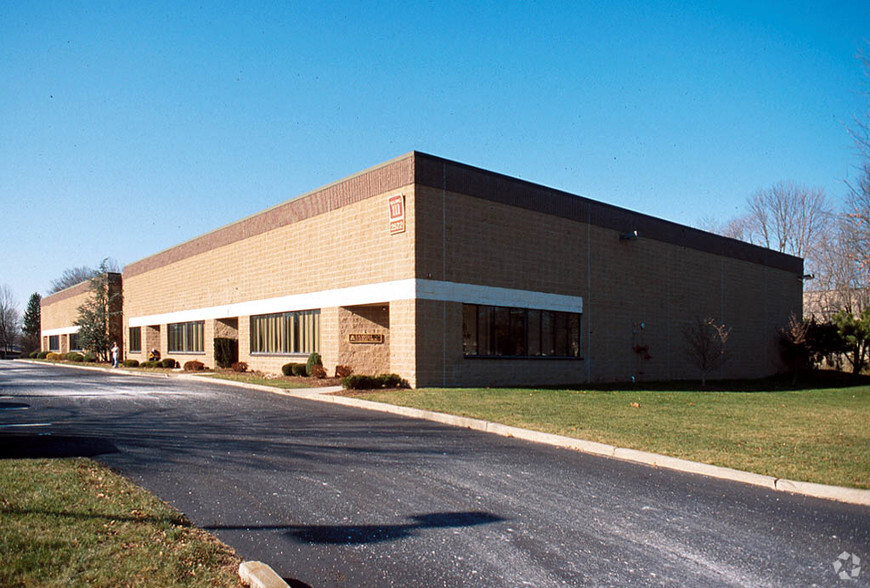 2522 Pearl Buck Rd, Bristol, PA for lease - Building Photo - Image 3 of 6