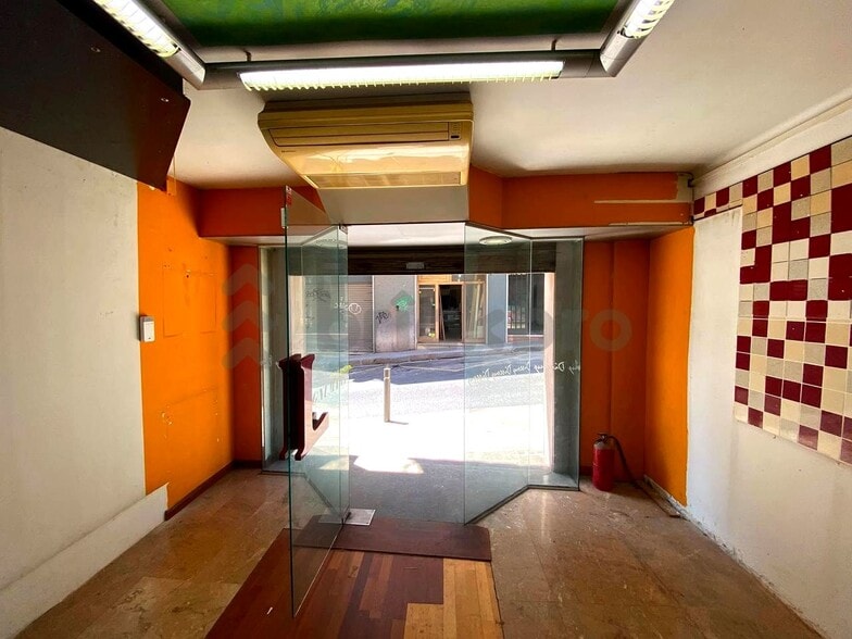 Multifamily in Barcelona, Barcelona for sale - Interior Photo - Image 2 of 3