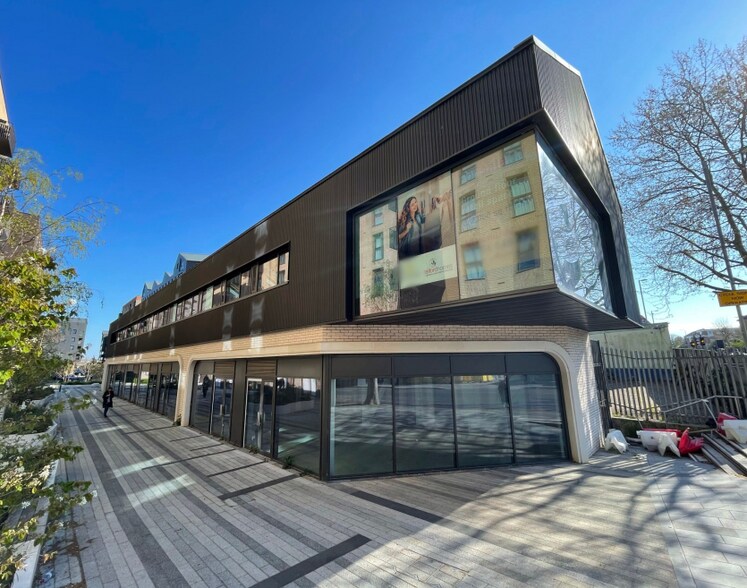 1 Frank Searle Psge, Londres à vendre - Photo du bâtiment - Image 1 de 8