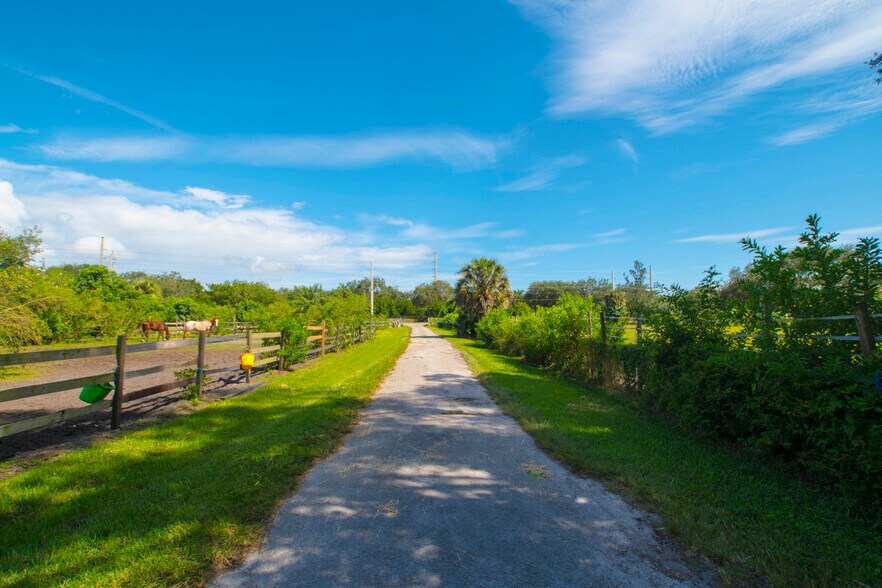 651 North Old Hiatus, Plantation, FL à vendre - Photo du bâtiment - Image 3 de 19