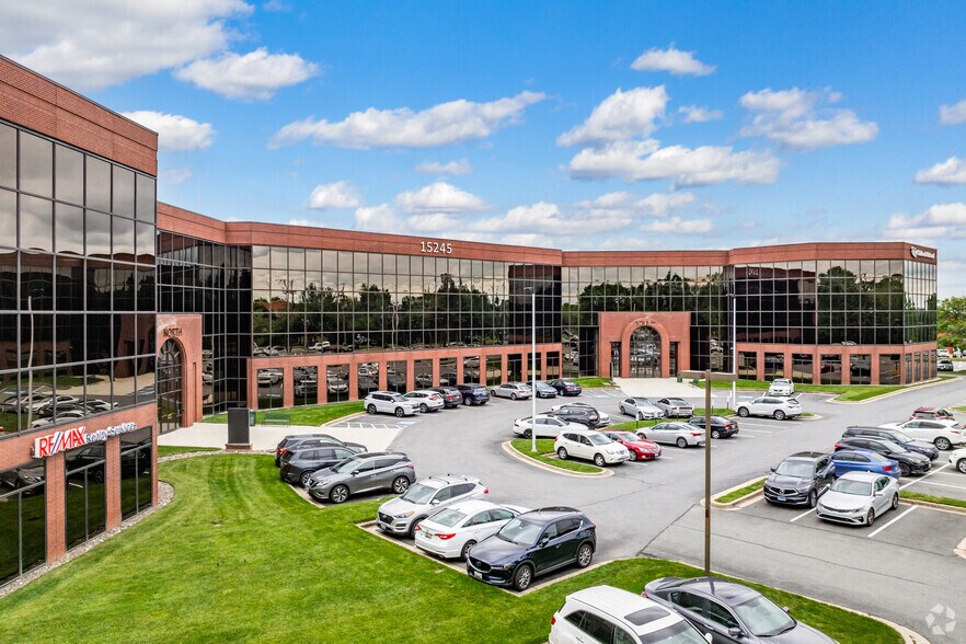 15245 Shady Grove Rd, Rockville, MD à louer - Photo du bâtiment - Image 2 de 7