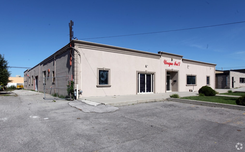 60 Colville Rd, Toronto, ON for sale - Primary Photo - Image 1 of 1