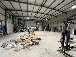 Flex in Saint-Leu-la-Forêt for lease Interior Photo- Image 1 of 5