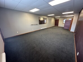 708 Howard Ave, Saint Paul, NE for lease Interior Photo- Image 2 of 5