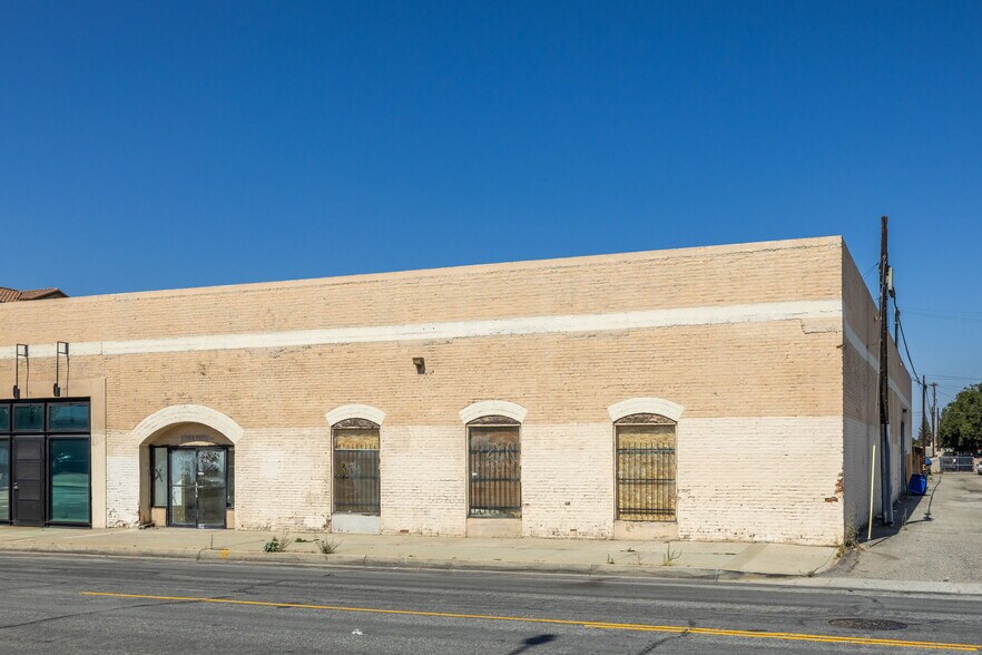 205 N Park Ave, Pomona, CA à louer - Photo du bâtiment - Image 2 de 32