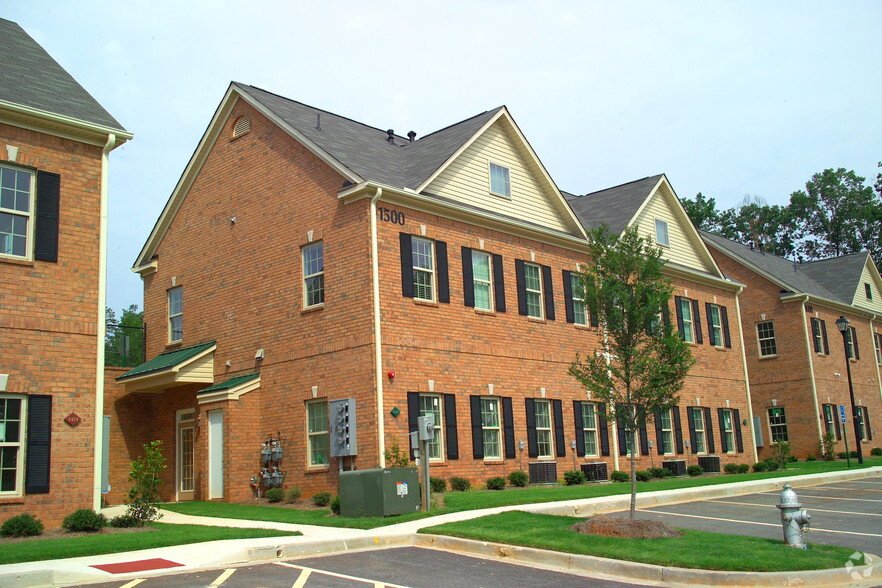 4485 Tench Rd, Suwanee, GA for lease - Building Photo - Image 2 of 9