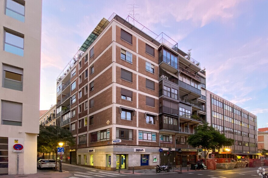 Calle de San Bernardo, 66, Madrid, Madrid à louer - Photo du bâtiment - Image 2 de 3