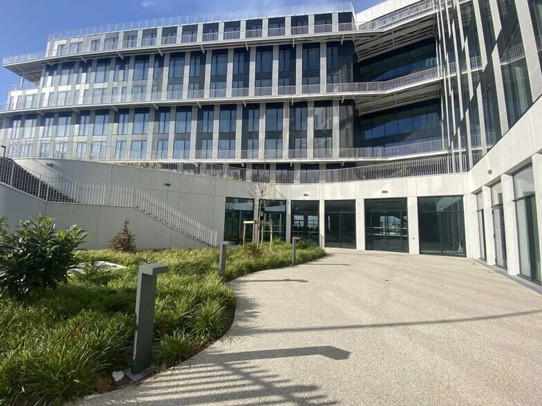 Bureau dans Bobigny à louer - Photo du bâtiment - Image 1 de 19