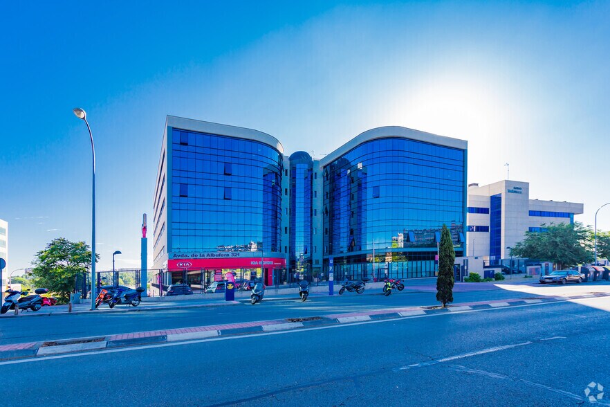 Avenida de la Albufera, 321, Madrid, Madrid à vendre - Photo du bâtiment - Image 2 de 2