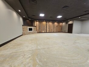 524 W State St, Geneva, IL for lease Interior Photo- Image 2 of 5