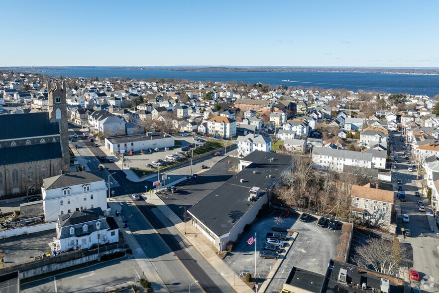 1533 S Main St, Fall River, MA à louer - Aérien - Image 3 de 5