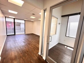 2665 30th St, Santa Monica, CA for lease Interior Photo- Image 2 of 13