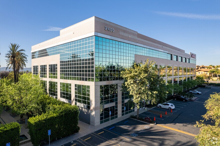 2400 Empire Ave, Burbank, CA à louer - Photo du bâtiment - Image 1 de 15