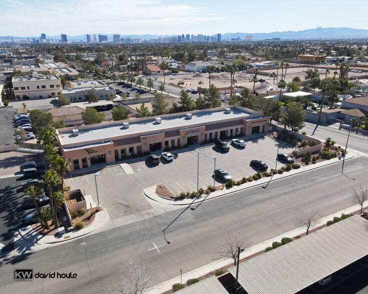 2578 Belcastro St, Las Vegas, NV à vendre - Photo du bâtiment - Image 3 de 8