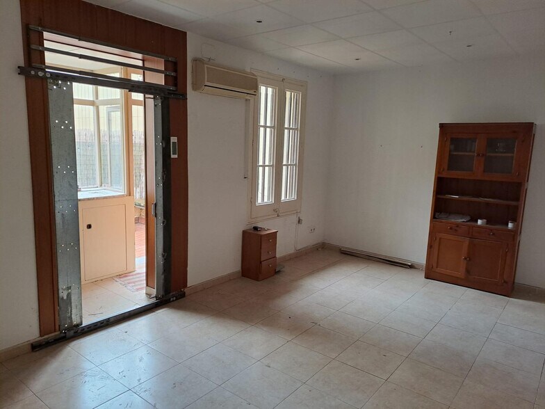 Immeuble residentiel dans Barcelone, Barcelona à vendre - Photo intérieure - Image 1 de 7