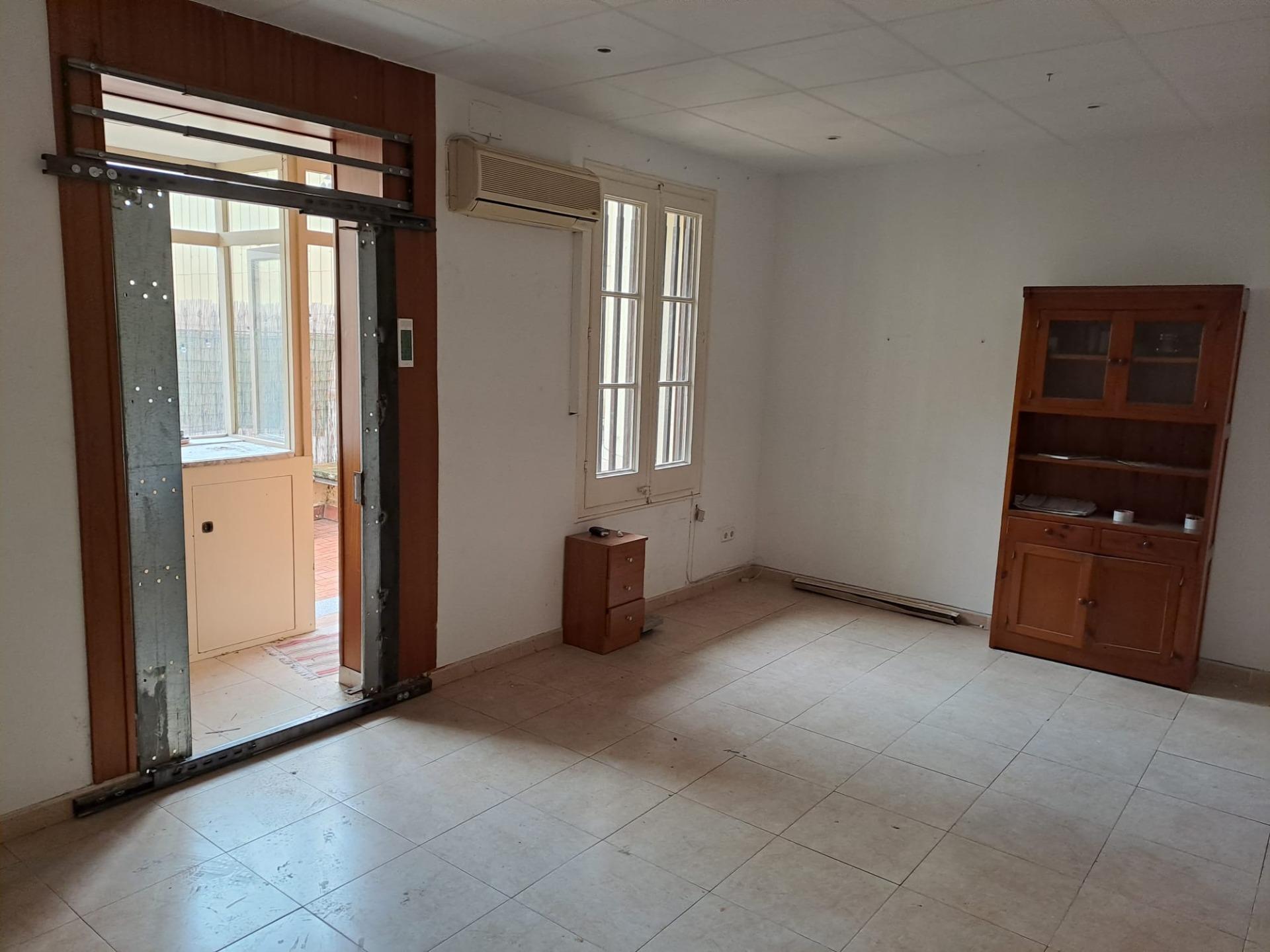 Multifamily in Barcelona, Barcelona for sale Interior Photo- Image 1 of 8