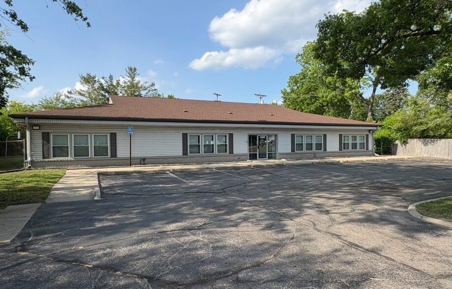 3100 Dixie Hwy, Waterford, MI for lease - Building Photo - Image 1 of 2