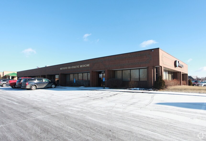 9750 Rockford Rd, Plymouth, MN à vendre - Photo du bâtiment - Image 2 de 2