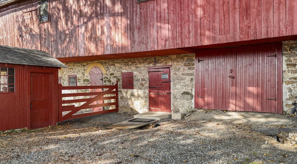 1041 Reading Ave, Boyertown, PA à vendre - Photo du bâtiment - Image 3 de 30