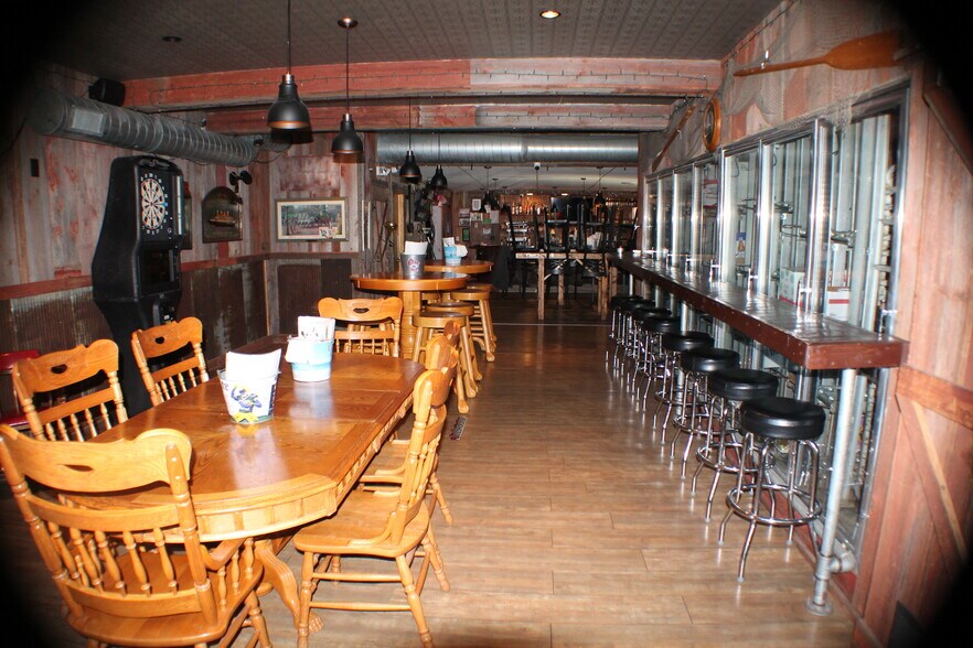 N51W34950 E Wisconsin Ave, Okauchee, WI à louer - Photo intérieure - Image 2 de 10