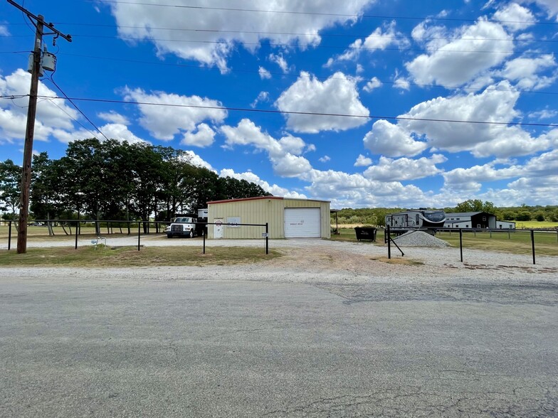 301 S Keller Rd, Mineral Wells, TX for sale - Building Photo - Image 2 of 7