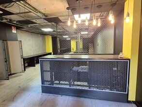 Retail in Barcelona, Barcelona for lease Interior Photo- Image 1 of 17