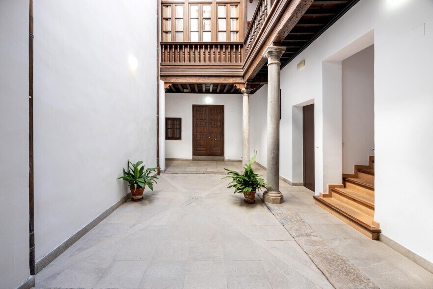 Bureau dans Granada, Granada à vendre - Photo du bâtiment - Image 2 de 17