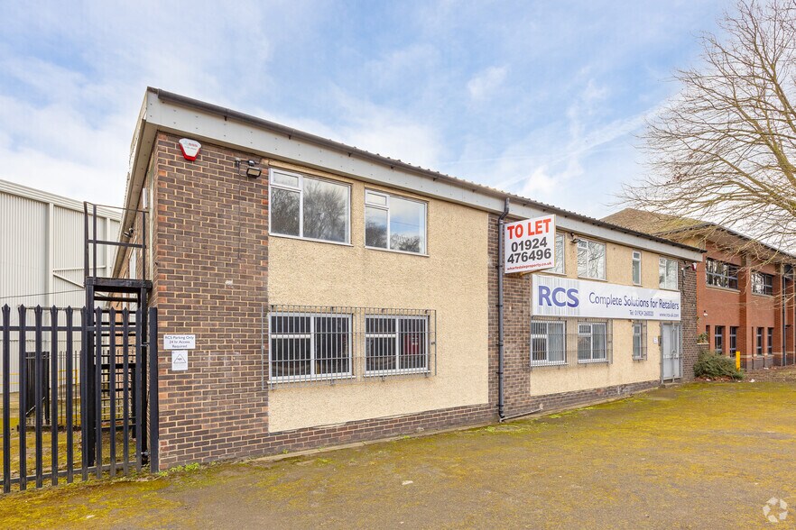 Wakefield Rd, Leeds à louer - Photo du bâtiment - Image 2 de 3