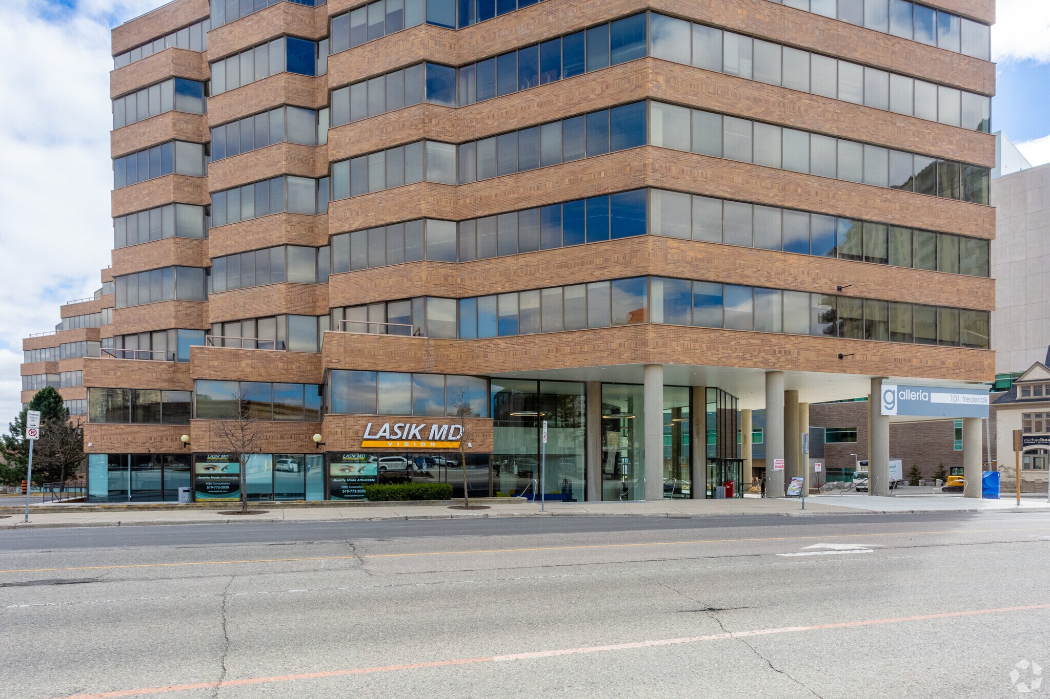 101 Frederick St, Kitchener, ON à louer Photo du bâtiment- Image 1 de 10