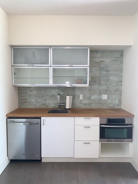 13721 Ventura Blvd, Sherman Oaks, CA for lease - Building Photo - Image 3 of 5