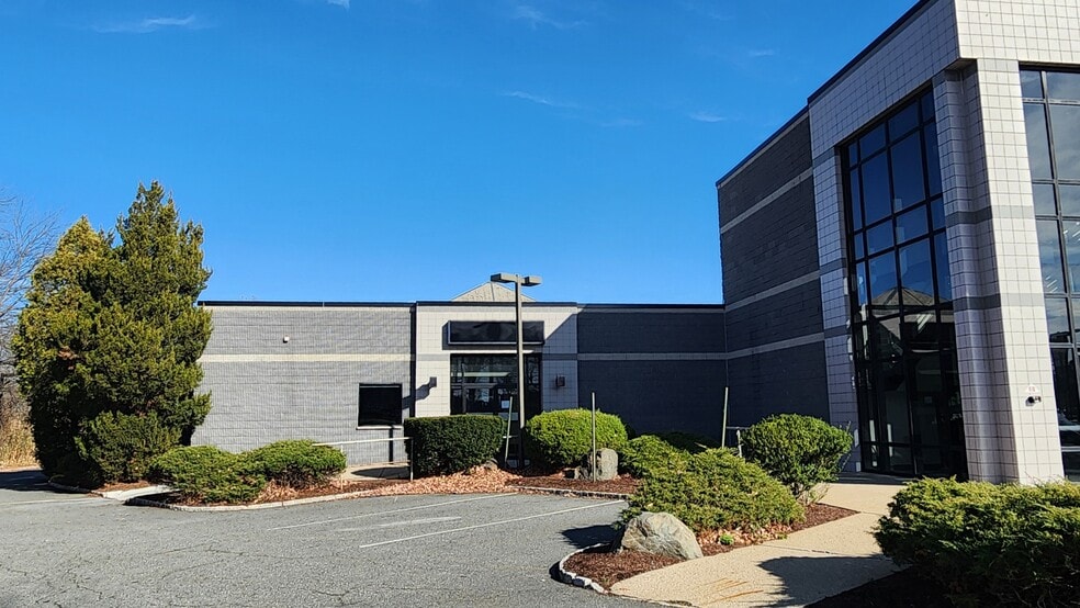 274 W Route 10, Succasunna, NJ for lease - Building Photo - Image 2 of 11
