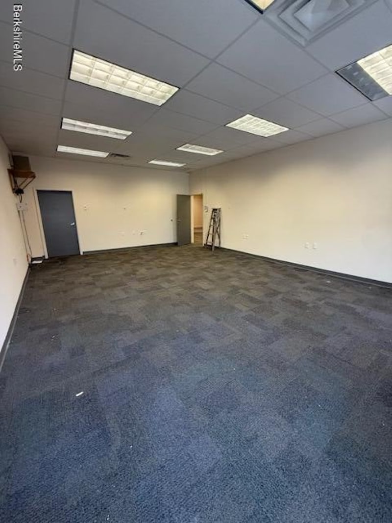 81 Main St, North Adams, MA à louer Photo intérieure- Image 1 de 3