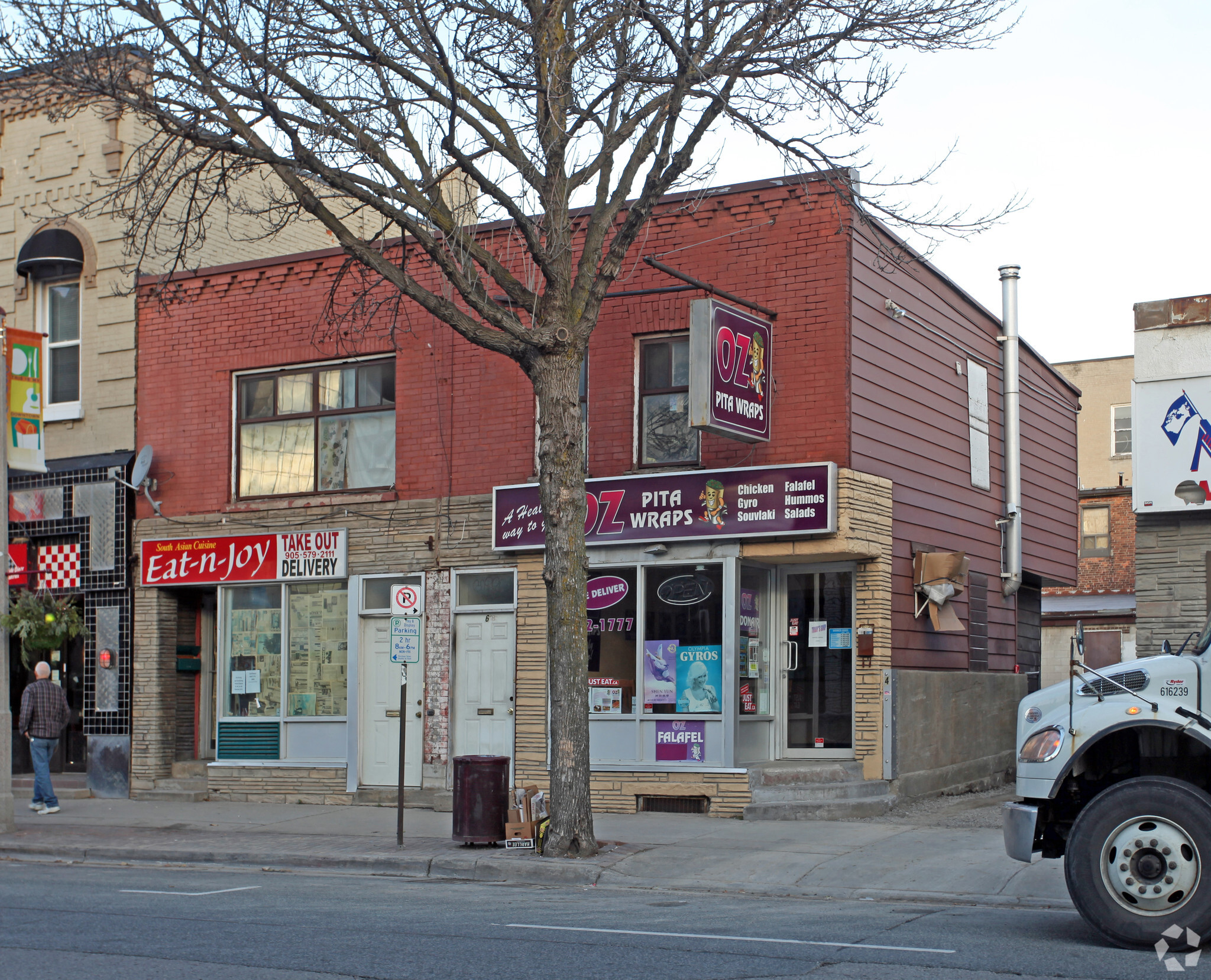 6-8 Bond St W, Oshawa, ON à vendre Photo du bâtiment- Image 1 de 3