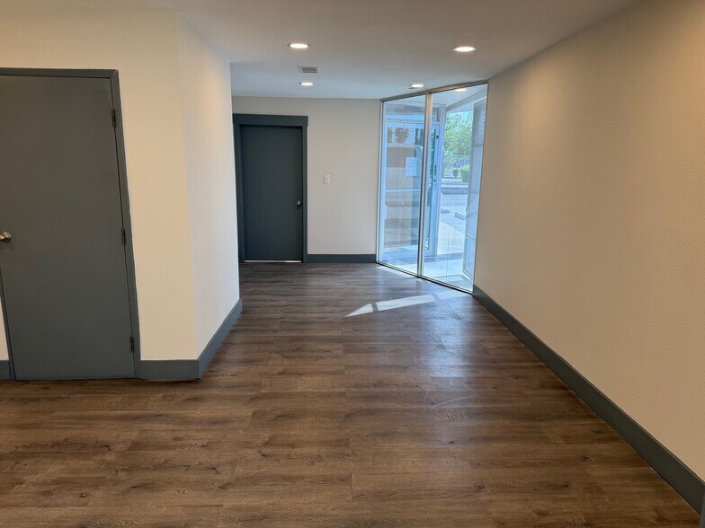 6939 Power Inn Rd, Sacramento, CA à vendre - Photo du bâtiment - Image 2 de 12