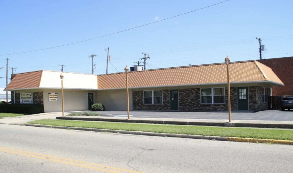 110-116 S Church St, New Carlisle, OH for sale - Building Photo - Image 3 of 4