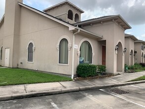 13644 Breton Ridge St, Houston, TX for lease Building Photo- Image 2 of 12