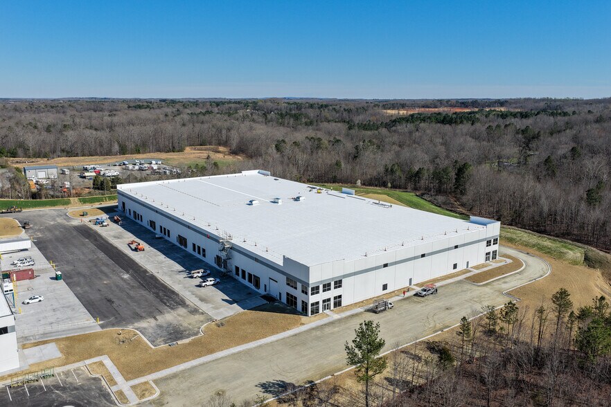 5672 Millstream Rd, Whitsett, NC à louer - Photo de construction - Image 2 de 6