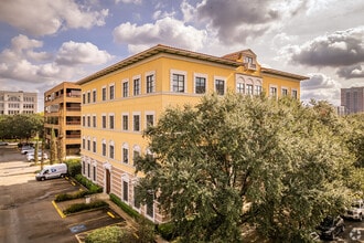 4203 Yoakum Blvd, Houston, TX à louer Photo du bâtiment- Image 2 de 4