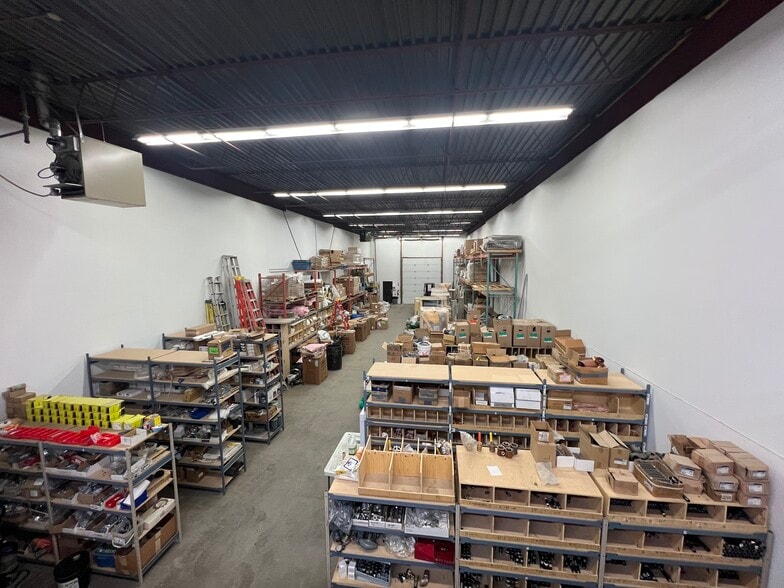 16303-16321 132 Av NW, Edmonton, AB for lease - Building Photo - Image 3 of 6