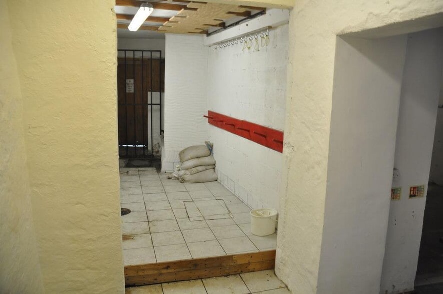 1A Church Ter, Holyhead for sale - Building Photo - Image 3 of 11